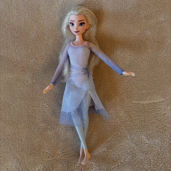 DISNEY FROZEN 2 ELSA & NOKK HORSE CHARACTERS SET for Ages 3+ Years - Picture 2 of 5